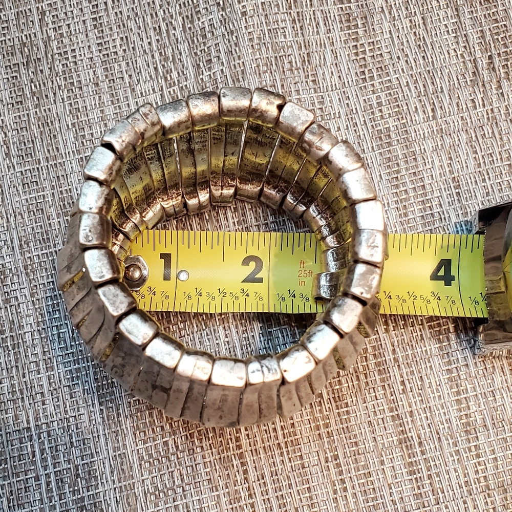 Metal statement bracelet - Picture 4 of 4